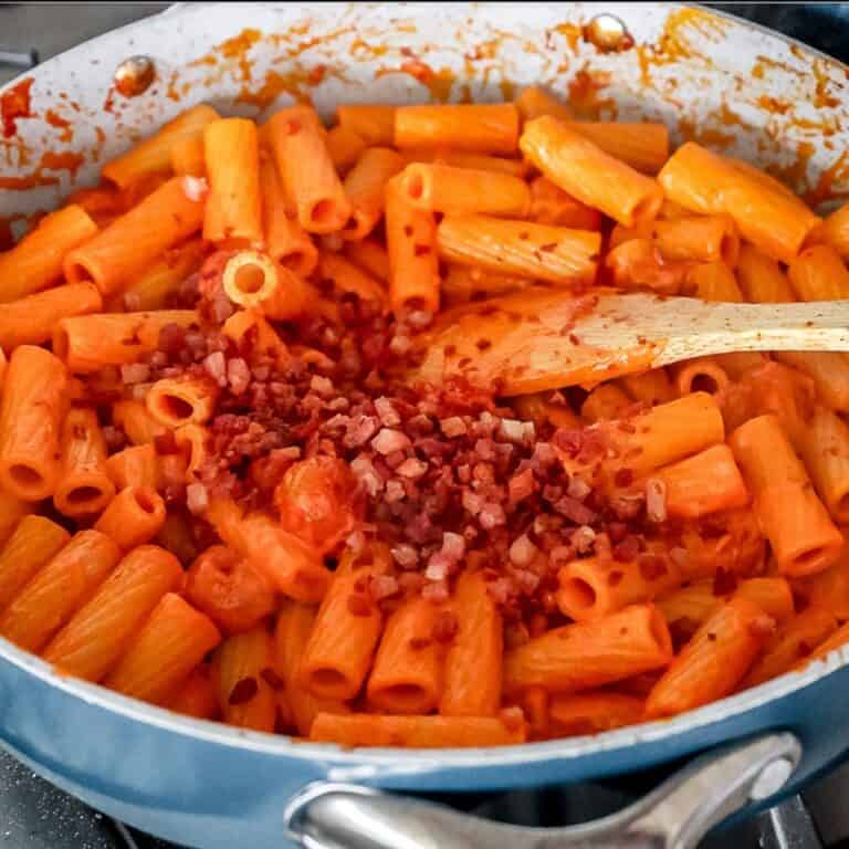 Spicy Rigatoni Vodka (Cheesecake Factory Copycat) – The Sassy Foodie